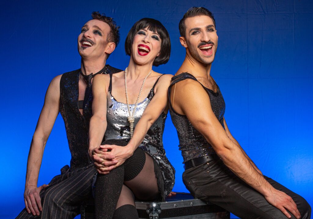 Teatro Quirino. Veronica Pivetti in scena con “Stanno sparando sulla nostra canzone”, una black story musicale