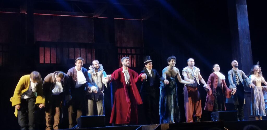 «Arena Globe Theatre»: tutto esaurito per “La tempesta”, la rivisitazione eduardiana del capolavoro shakespeariano che promuove la pace