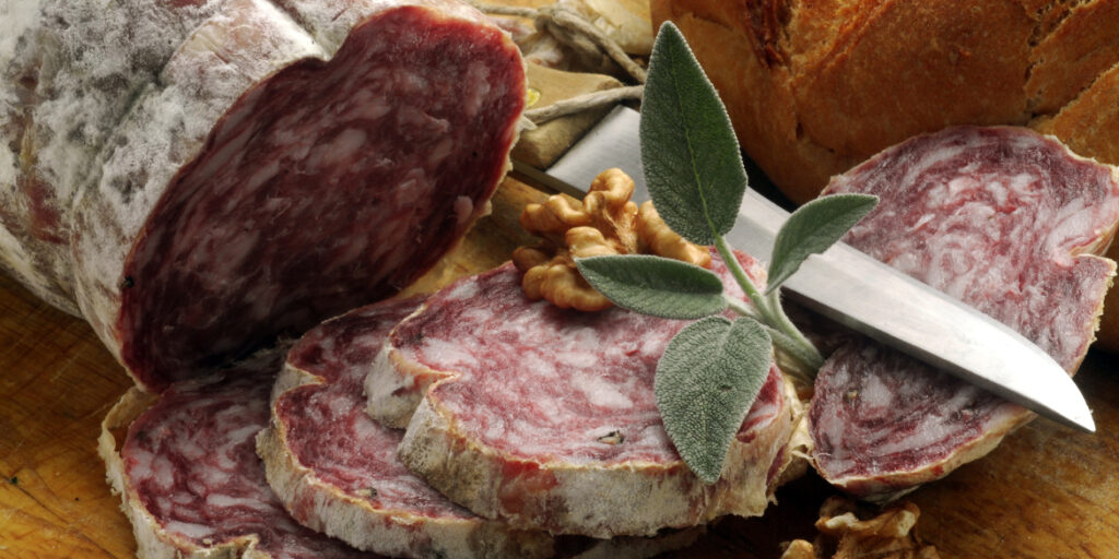 Quali sono gli insaccati (e non solo) che puoi trovare in una tipica salumeria veneta?