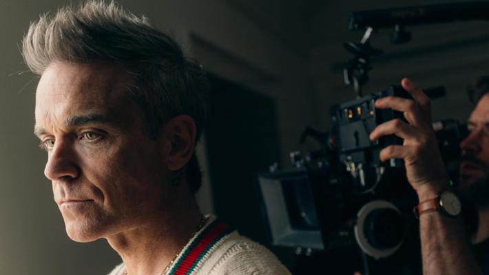 Netflix. “Robbie Williams”,  la sua vita con accenti sinceri