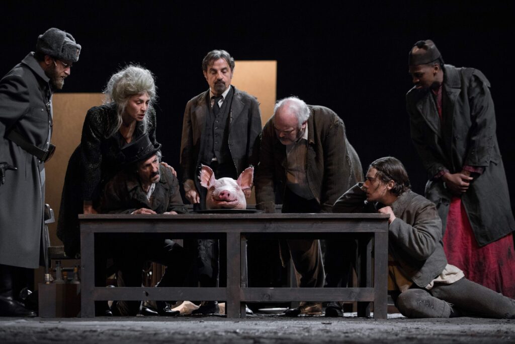 Teatro Argentina. “L’albergo dei poveri”, spettacolo epico di Massimo Popolizio