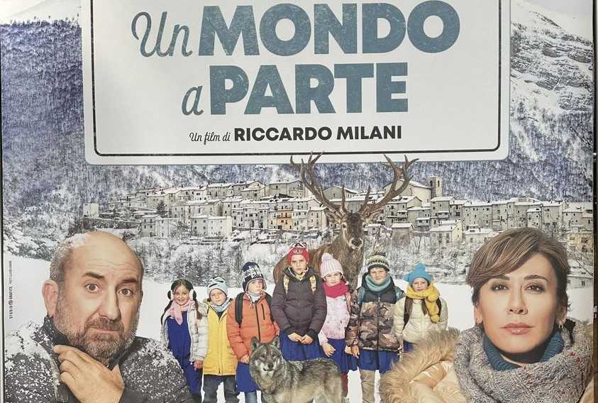 “Un mondo a parte”, bel film su calo demografico e morte delle scuole periferiche