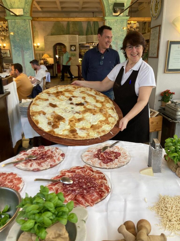 Un viaggio alla scoperta  dei Salumi DOP Piacentini e della Focaccia di Recco col formaggio IGP