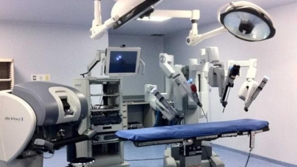 Pascale di Napoli, pioniere europeo nella chirurgia robotica