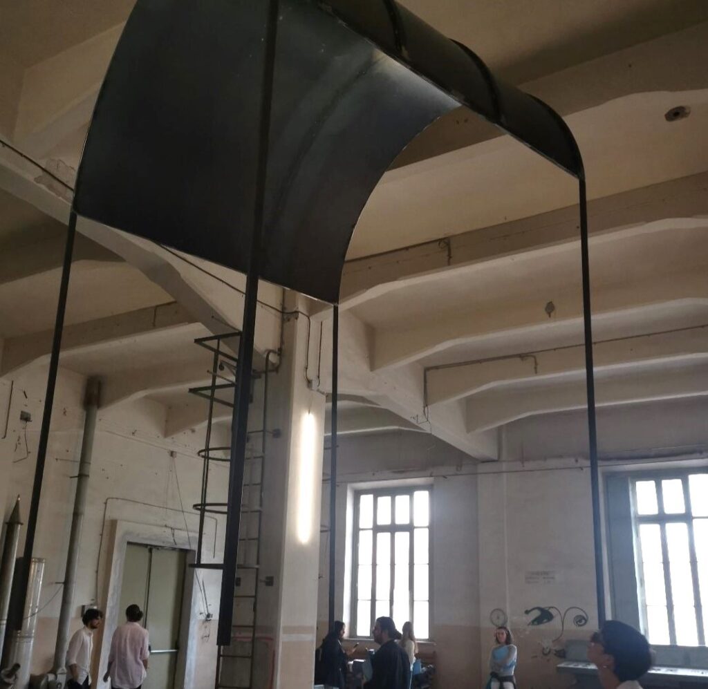 Manifattura Tabacchi. “Anche in un castello si può cadere”, debutta la mostra Wondeful