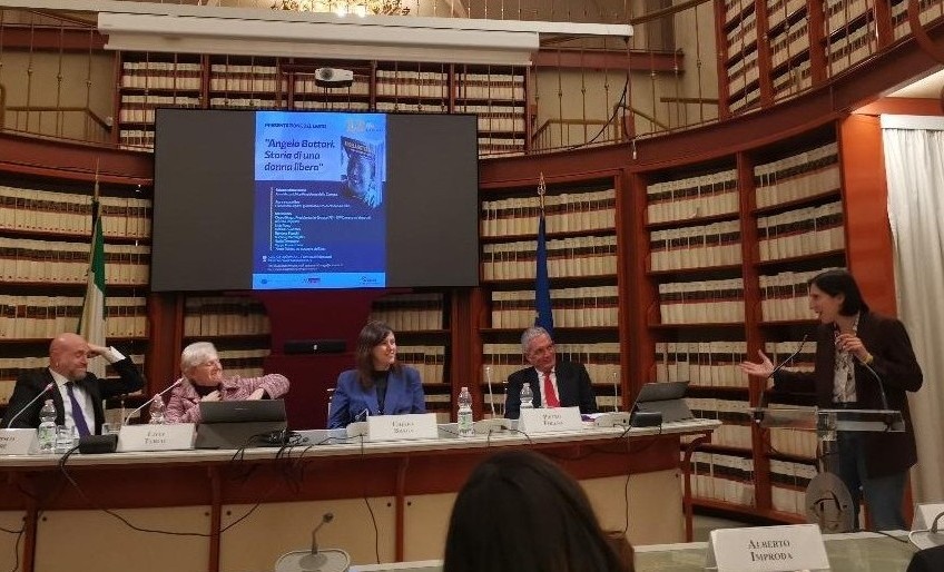 Libri. Presentato “Angela Bottari   Storia di una donna libera” di Pietro Folena e Francesco Lepore