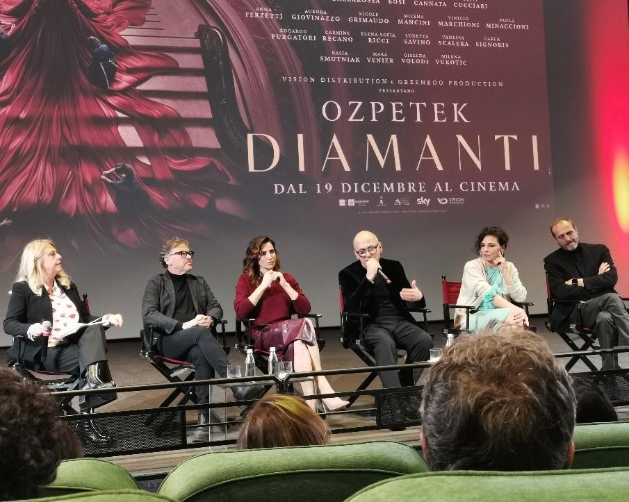 Presentato “Diamanti” di Ferzan Ozpetek, omaggio alla creatività femminile