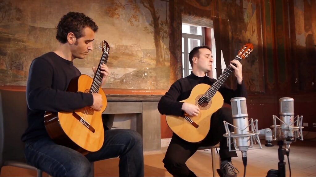 Teatro Sala Umberto. Domenica classica con i chitarristi Andrea Pace e Cristiano Poli Cappelli