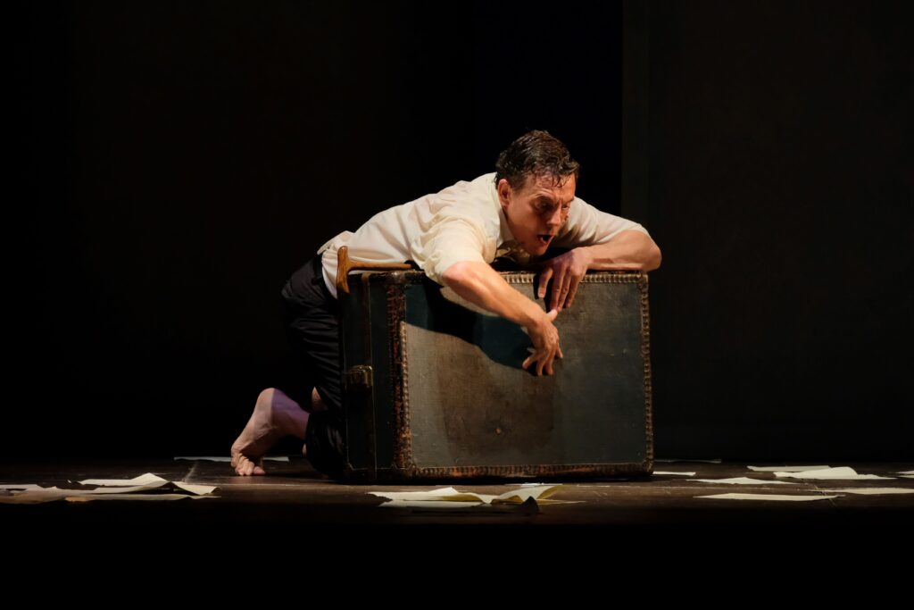 Teatro Manzoni. “La vita al contrario. Il curioso caso di Benjamin Button” dal 13 al 30 marzo
